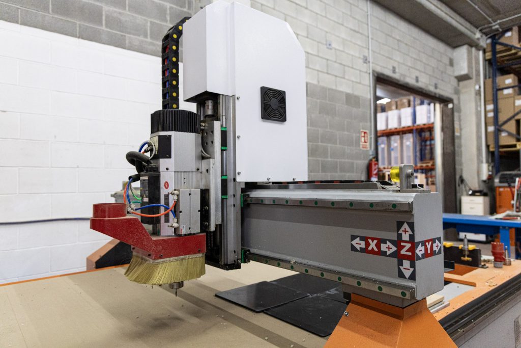fresadora cnc en barcelona, con diferetnes tipos de fresas adaptadas a cada necesidad